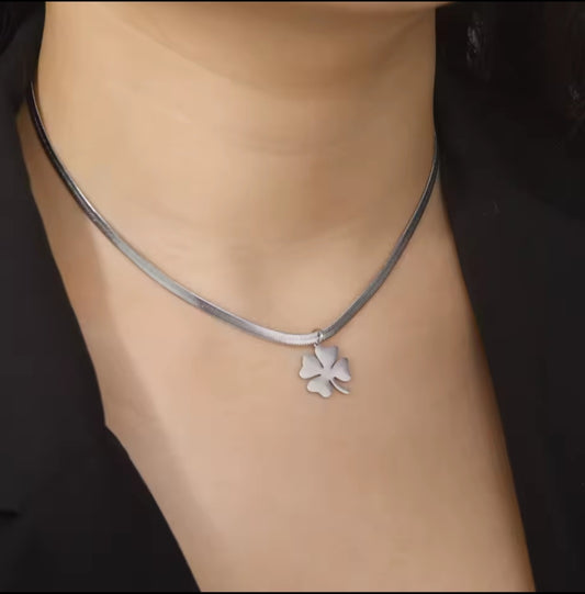 Ketting Zilver- Klavertje Vier